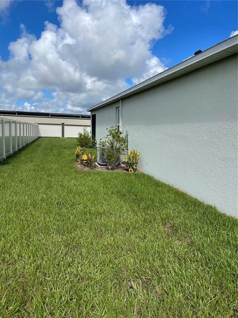 A home in AUBURNDALE