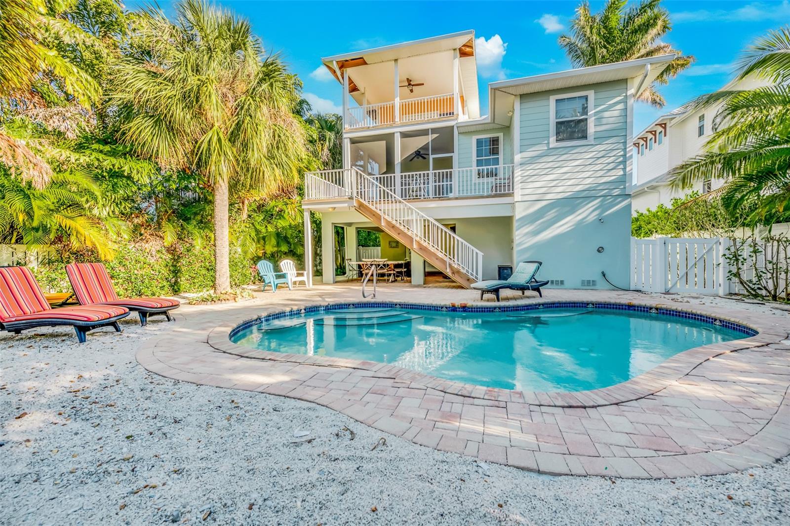 426 MAGNOLIA AVENUE