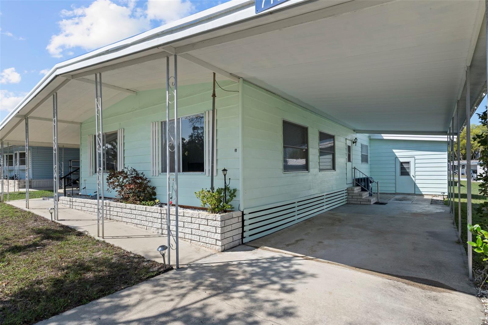 7156 FAIRLANE AVENUE