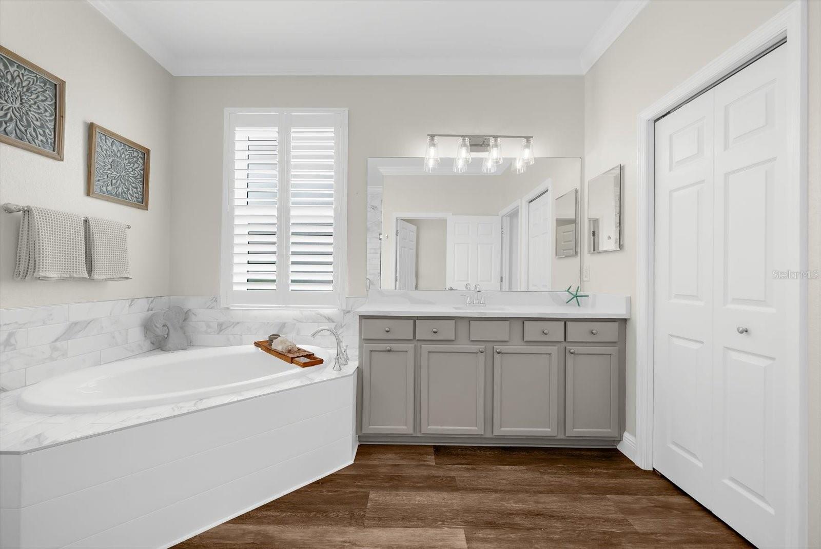 RIVER STRAND - Residential