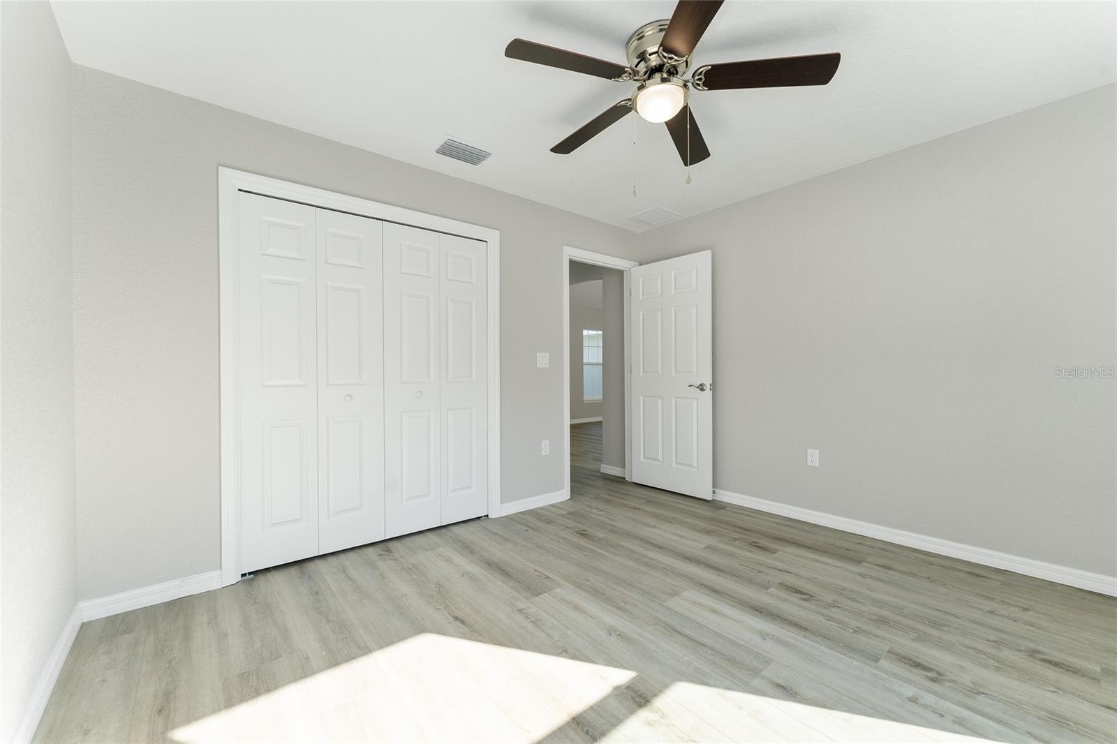 SILVER SPRINGS SHORES - Residential