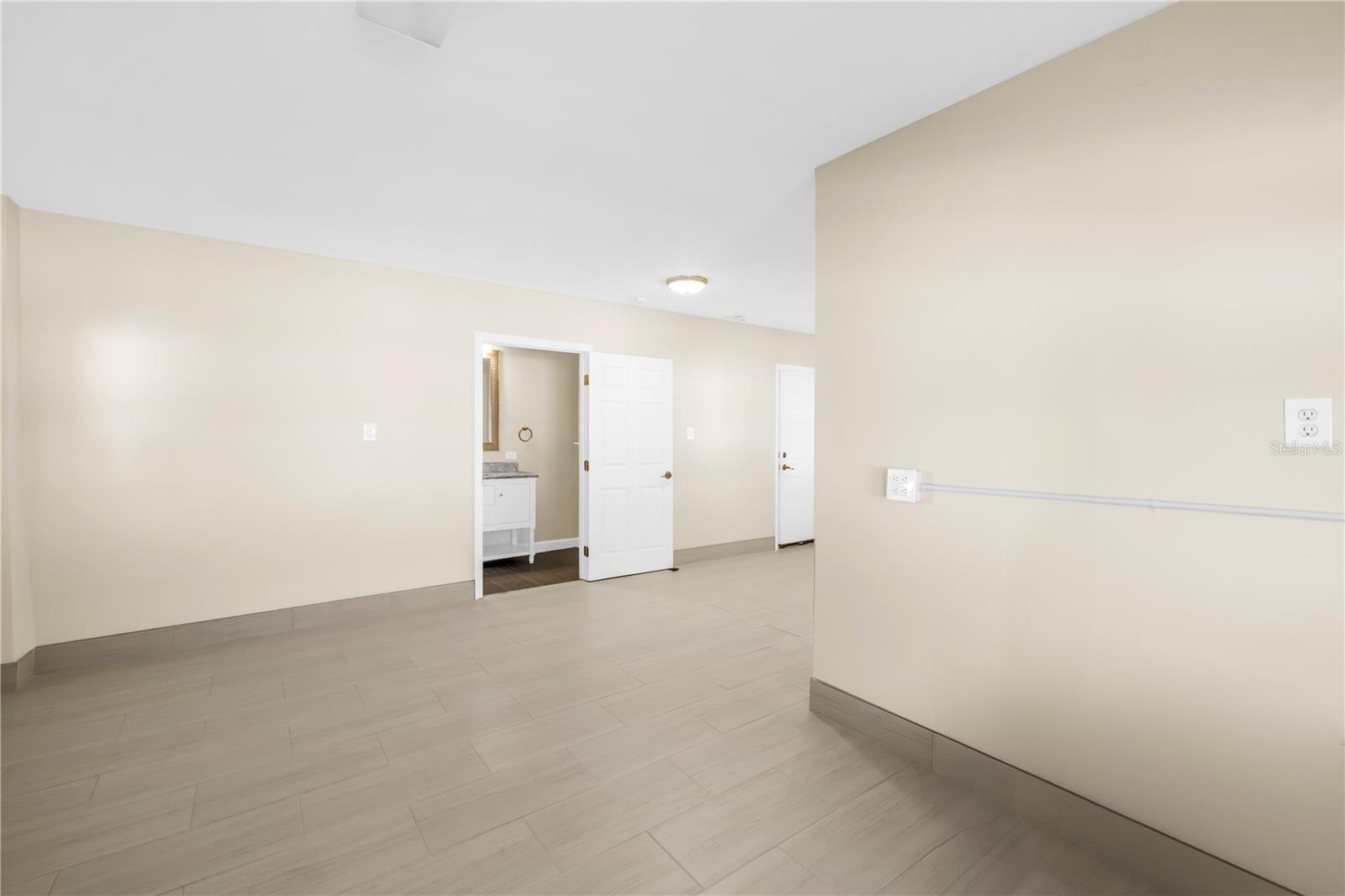 ST PETERSBURG BEACH NORTH UNIT 7 - Residential Lease