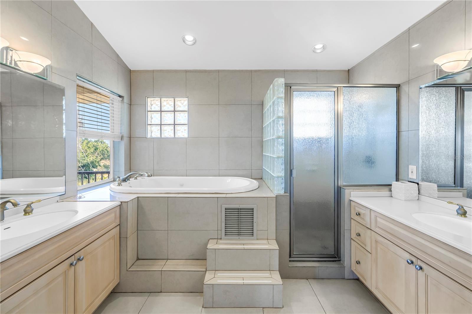 ST PETERSBURG BEACH NORTH UNIT 7 - Residential Lease