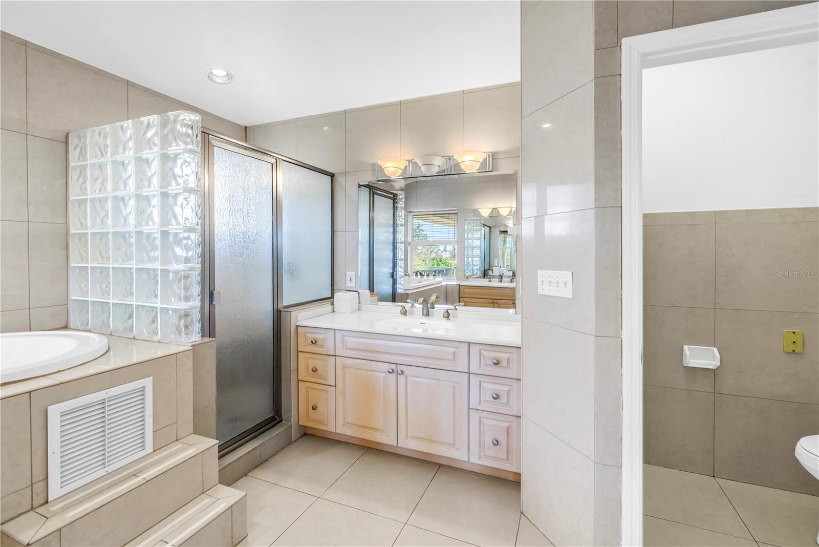 ST PETERSBURG BEACH NORTH UNIT 7 - Residential Lease