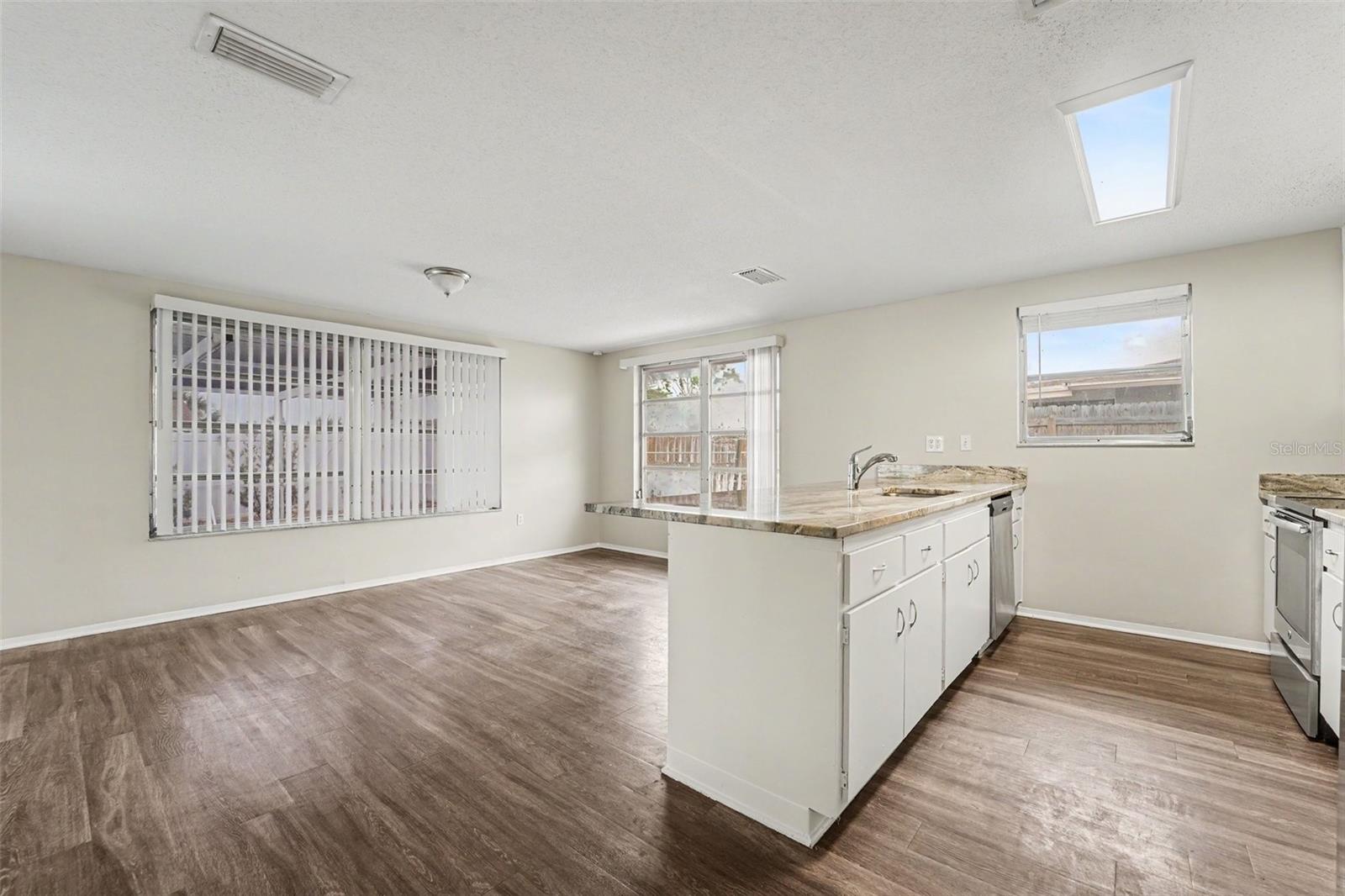 JASMINE LAKES - Residential
