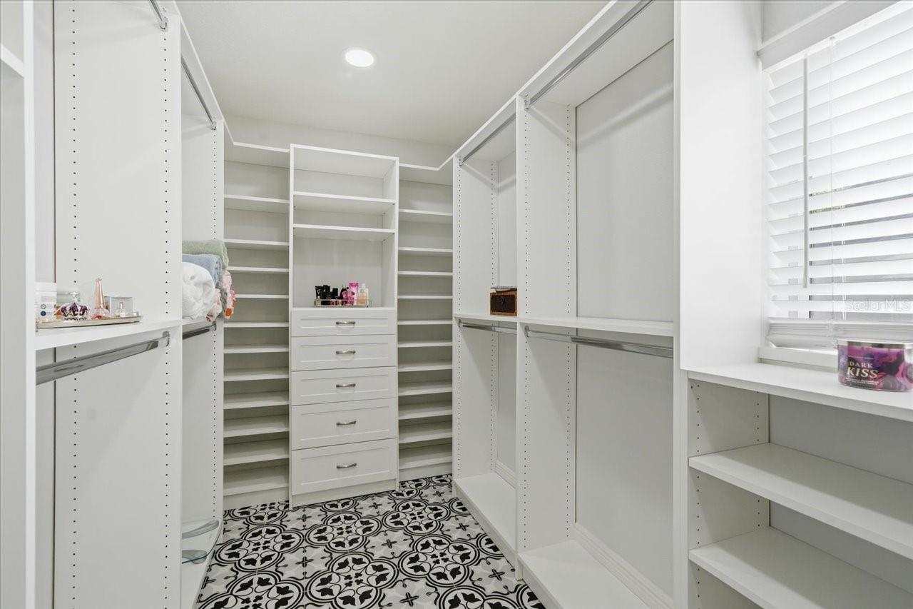 VILLAGE VI OF CARROLLWOOD VILL - Residential