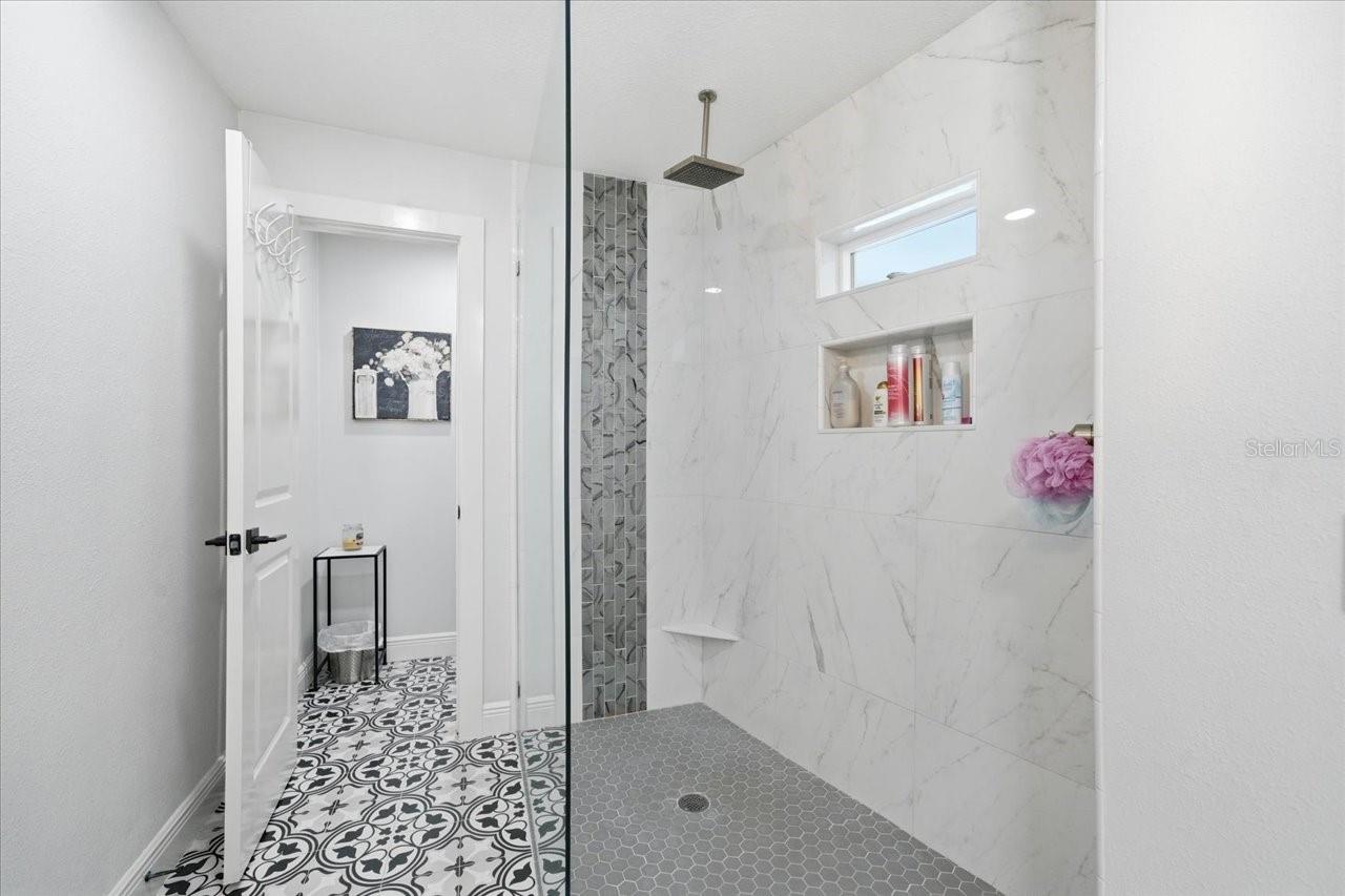 VILLAGE VI OF CARROLLWOOD VILL - Residential