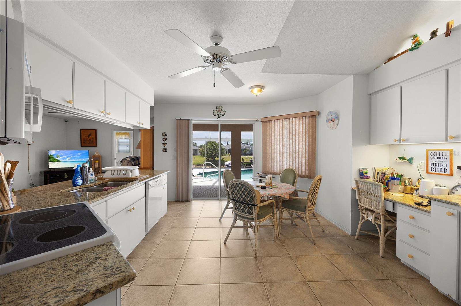 ROTONDA WEST PEBBLE BEACH - Residential