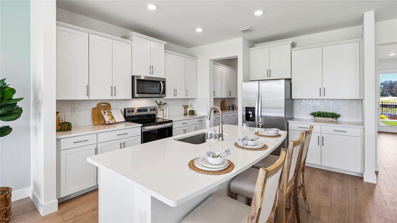 BUCHANAN TRAILS - Residential