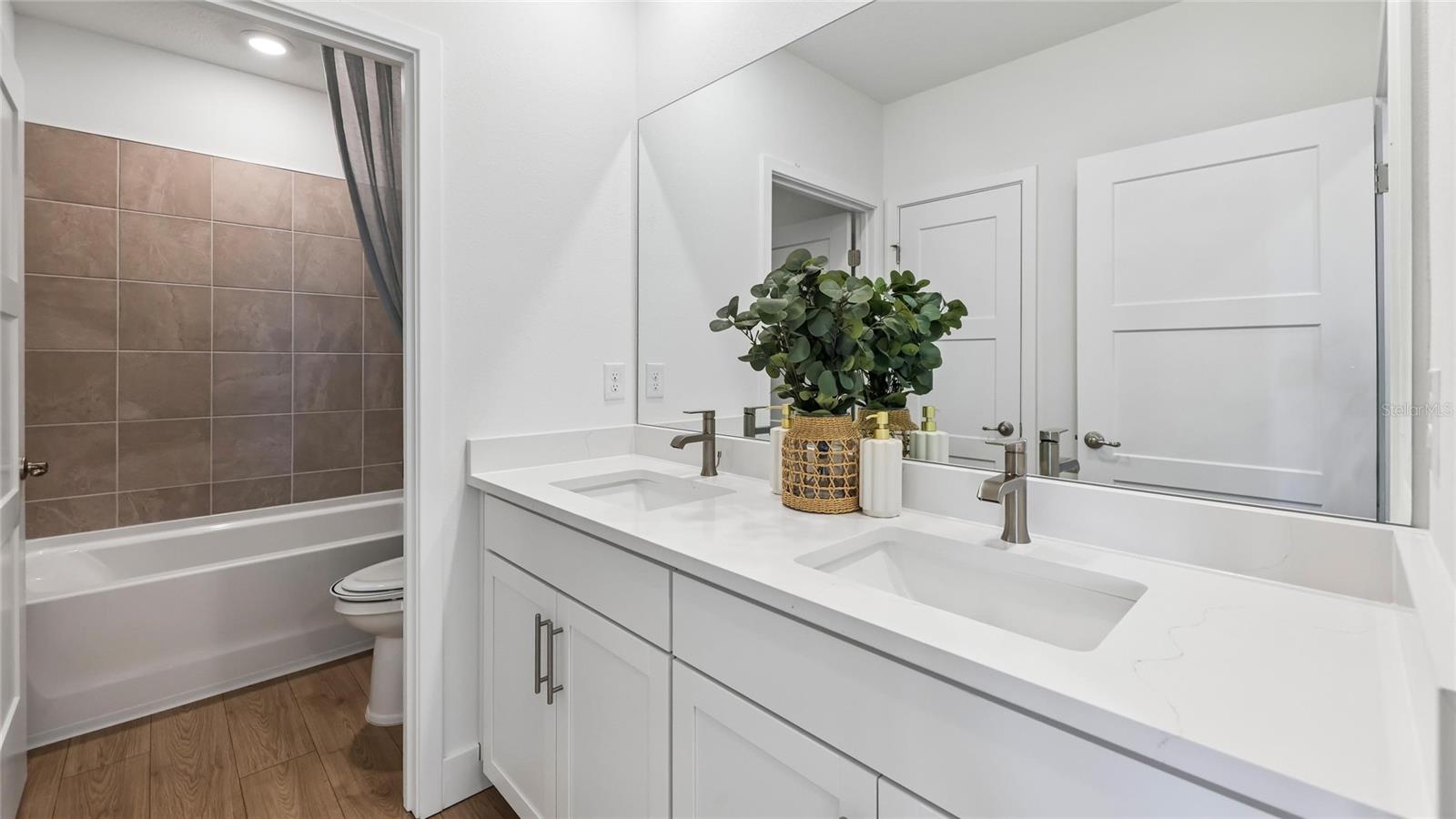 BUCHANAN TRAILS - Residential
