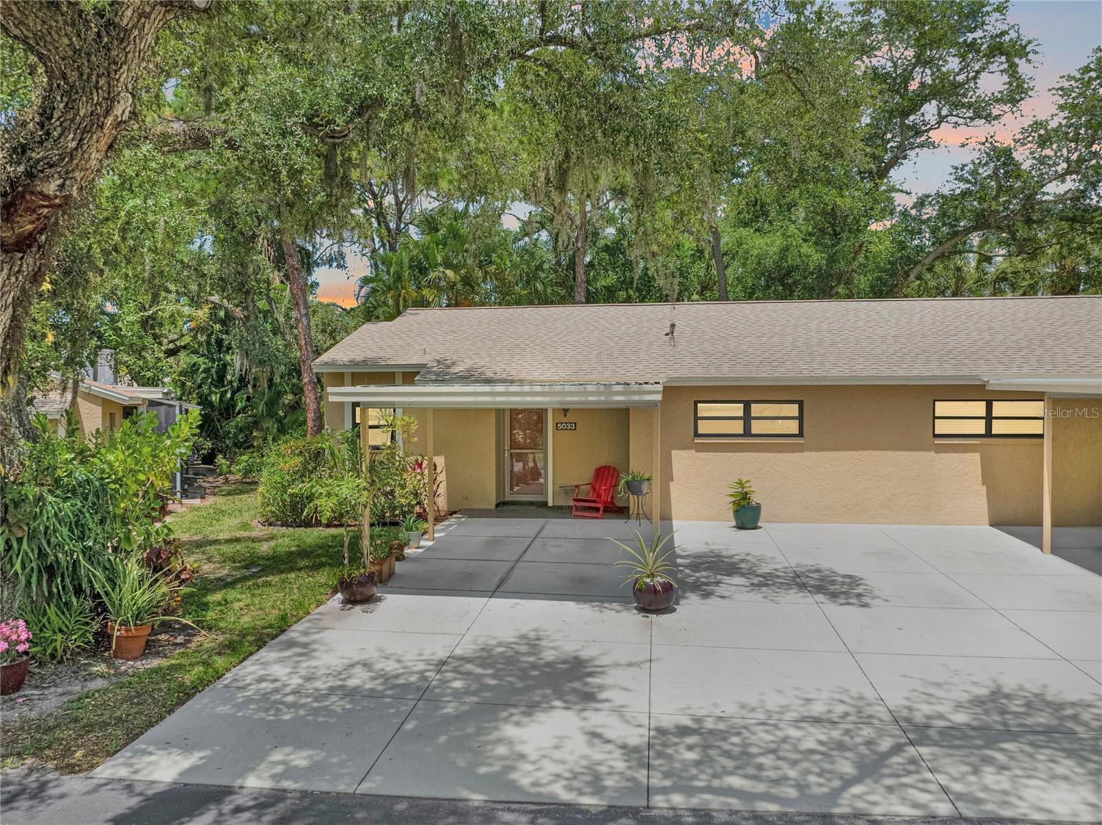 VILLAGE GARDENS PH 1 - Residential