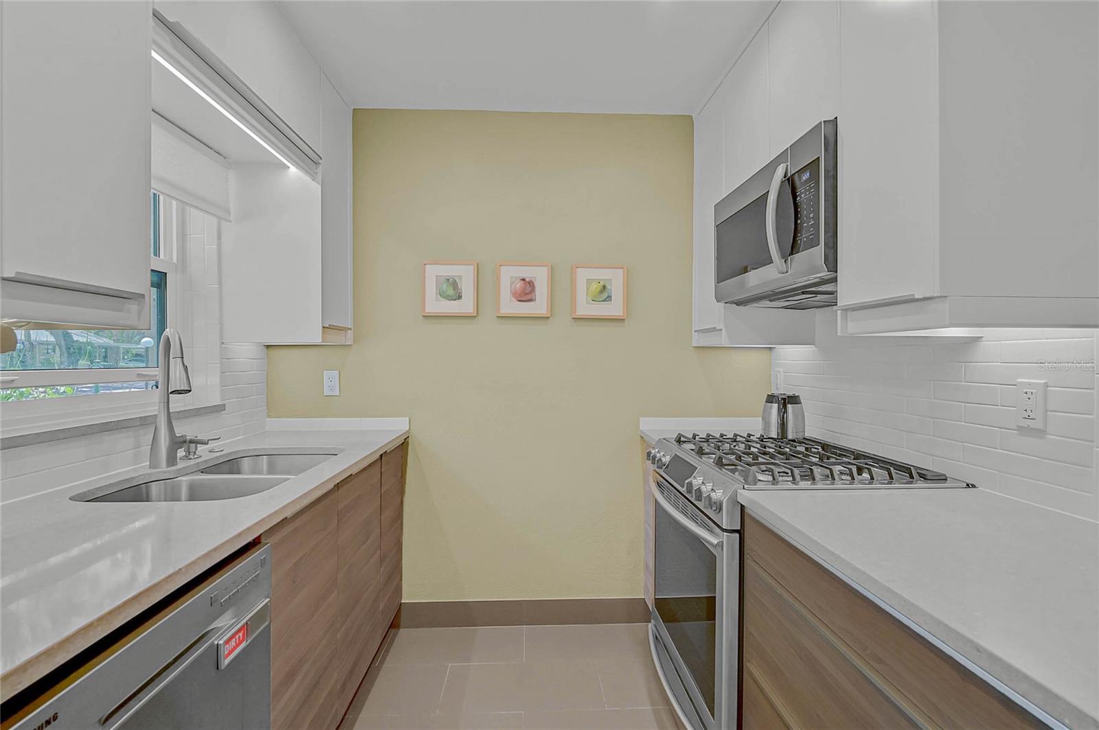 VILLAGE GARDENS PH 1 - Residential
