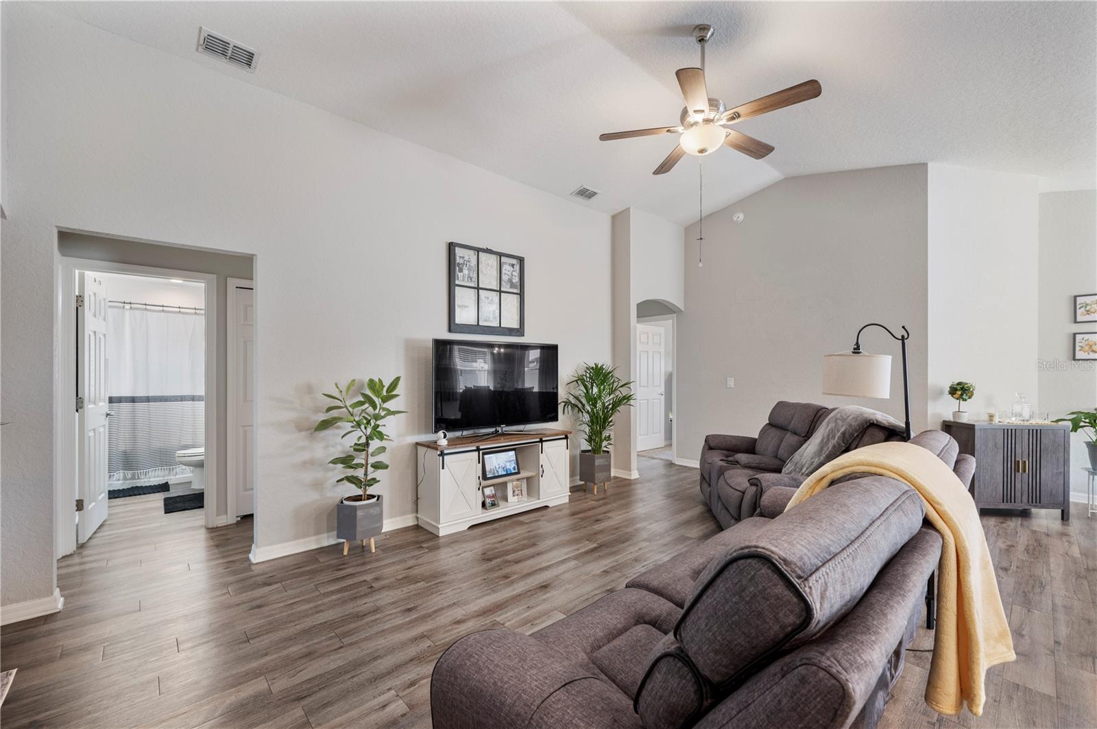 TOWNE PARK ESTATES - Residential