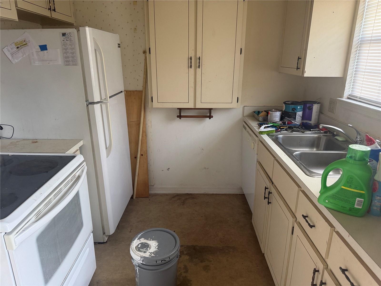 1116 FAIRVILLA DRIVE 1116