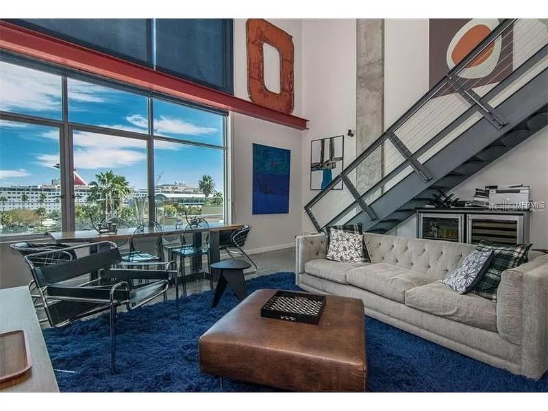 VICTORY LOFTS A CONDO - Residential Lease