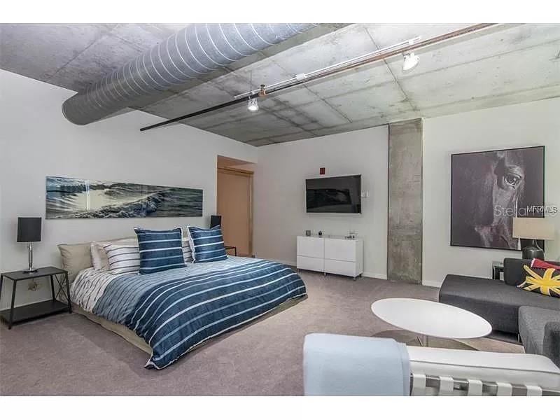VICTORY LOFTS A CONDO - Residential Lease
