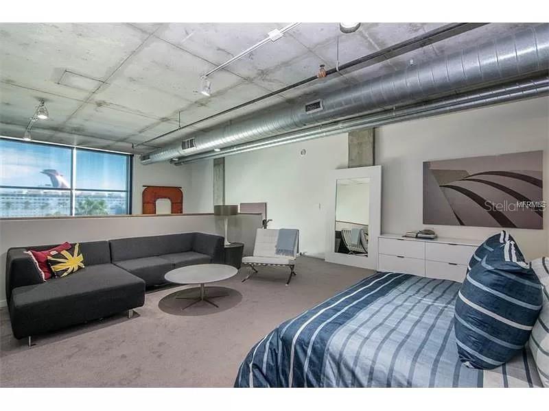 VICTORY LOFTS A CONDO - Residential Lease
