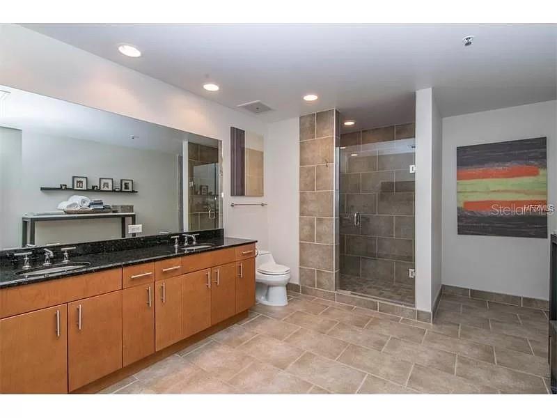 VICTORY LOFTS A CONDO - Residential Lease