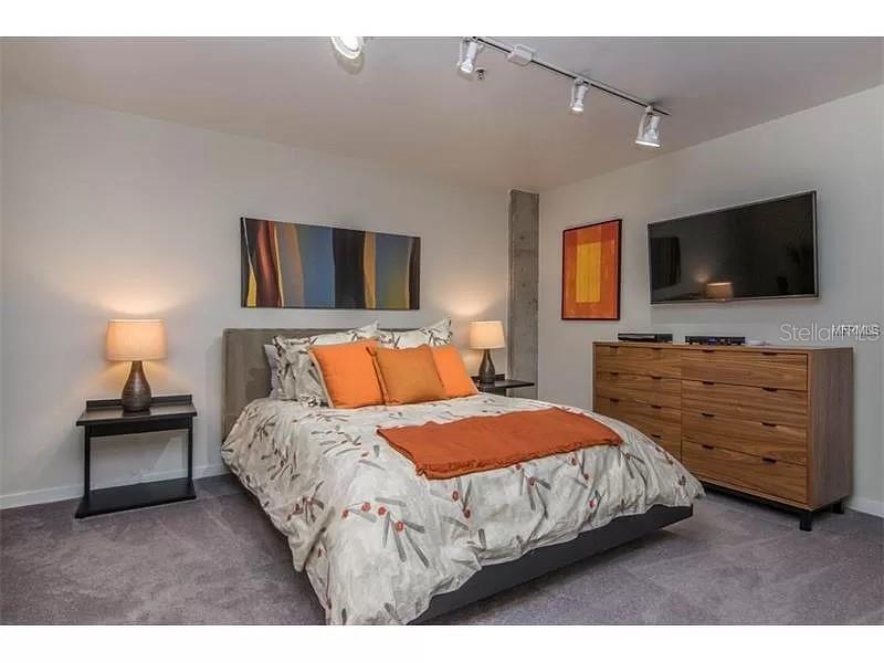 VICTORY LOFTS A CONDO - Residential Lease