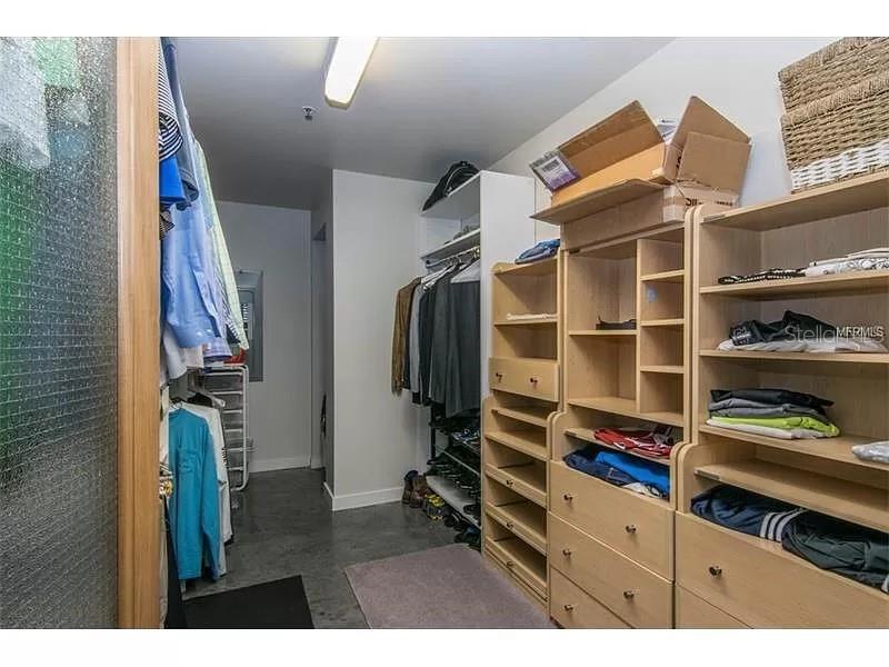 VICTORY LOFTS A CONDO - Residential Lease