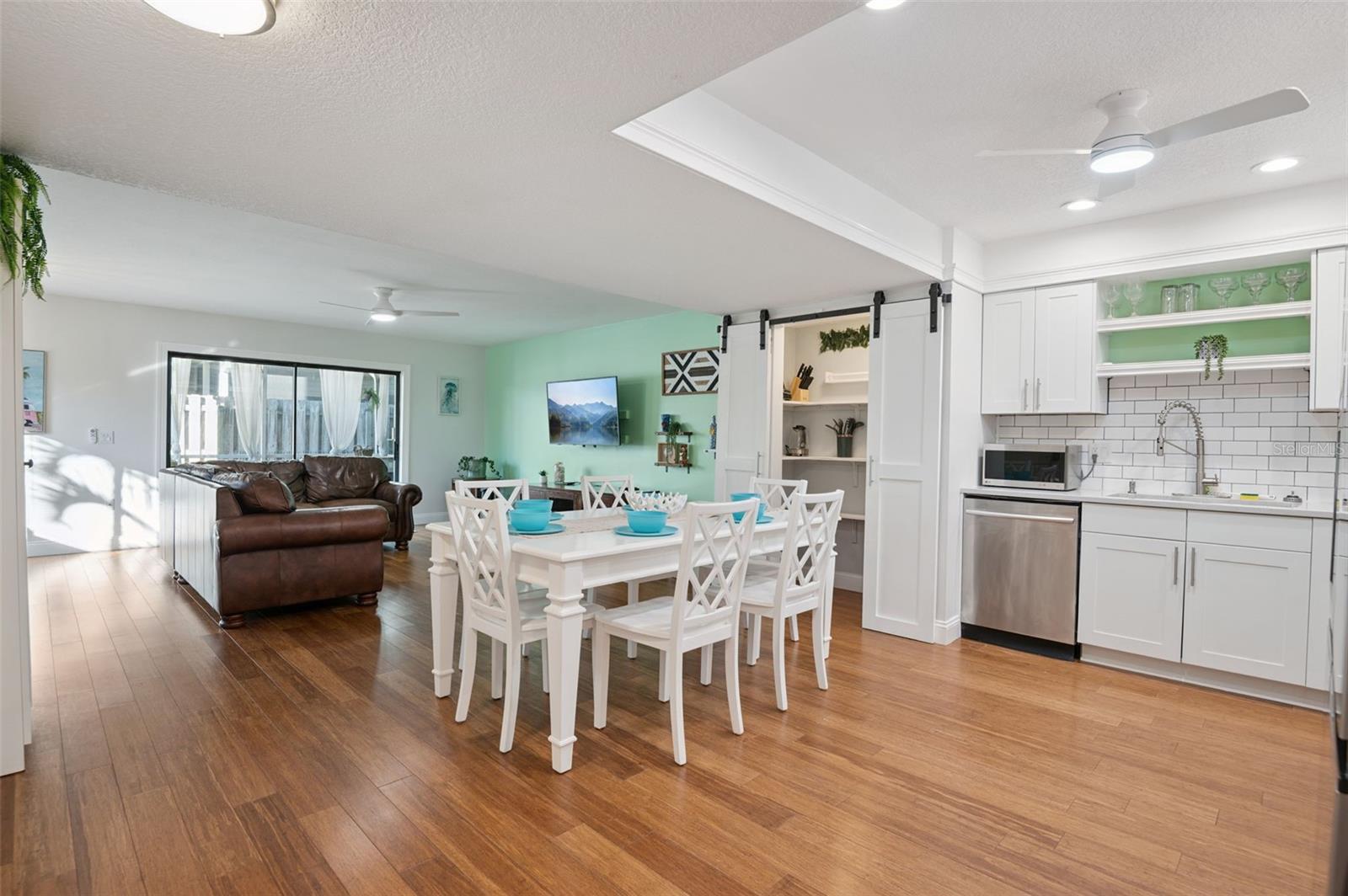 WINDJAMMER TWNHSE CONDO PH III - Residential