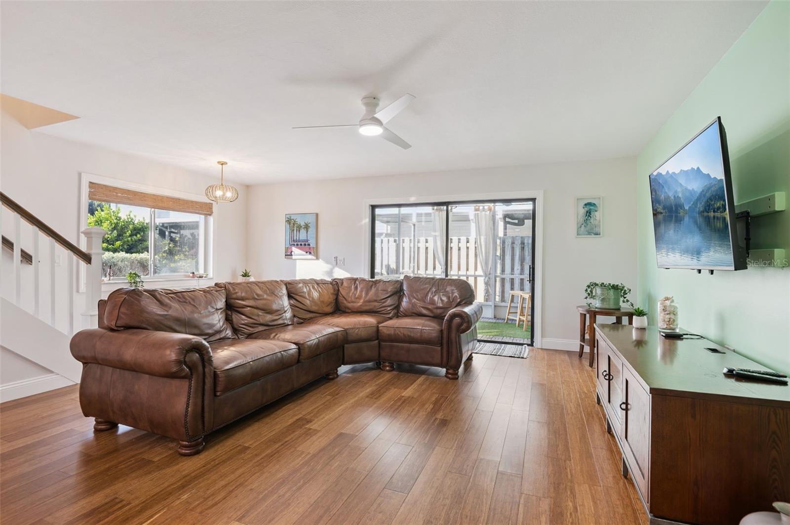 WINDJAMMER TWNHSE CONDO PH III - Residential