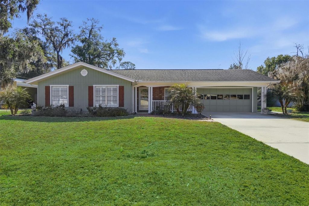 Photo of 1008 E Michigan Avenue, Deland, FL 32724 (MLS # V4947229)