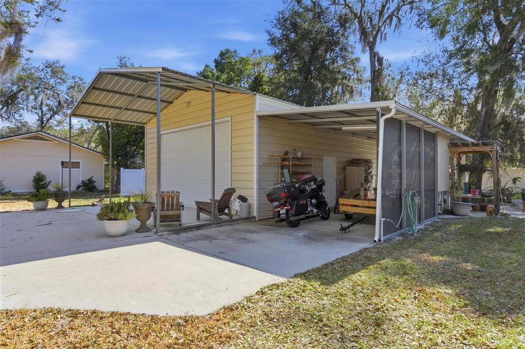 Photo of 1008 E Michigan Avenue, Deland, FL 32724 (MLS # V4947229)