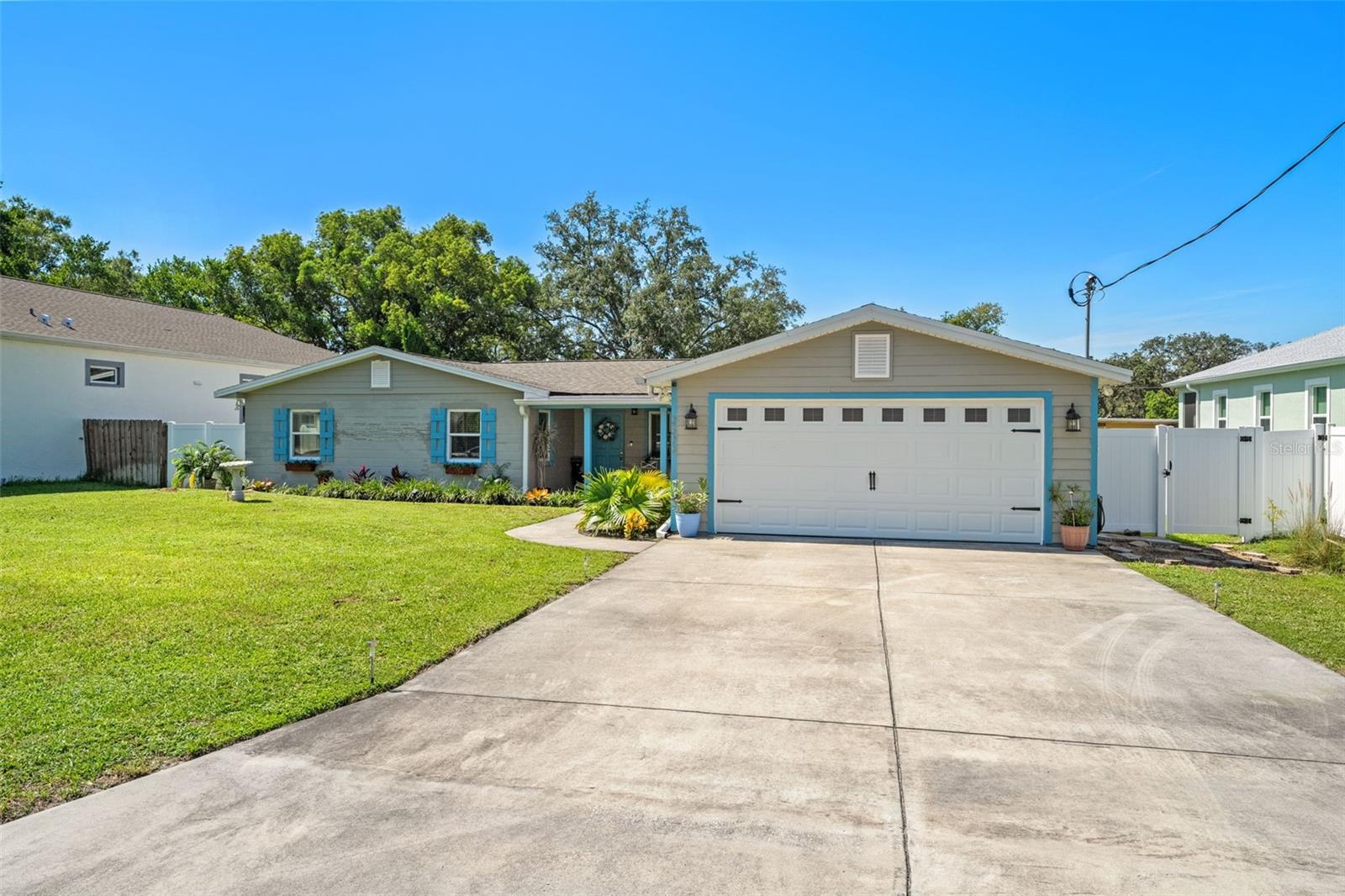 2526 LAKE ELLEN LANE