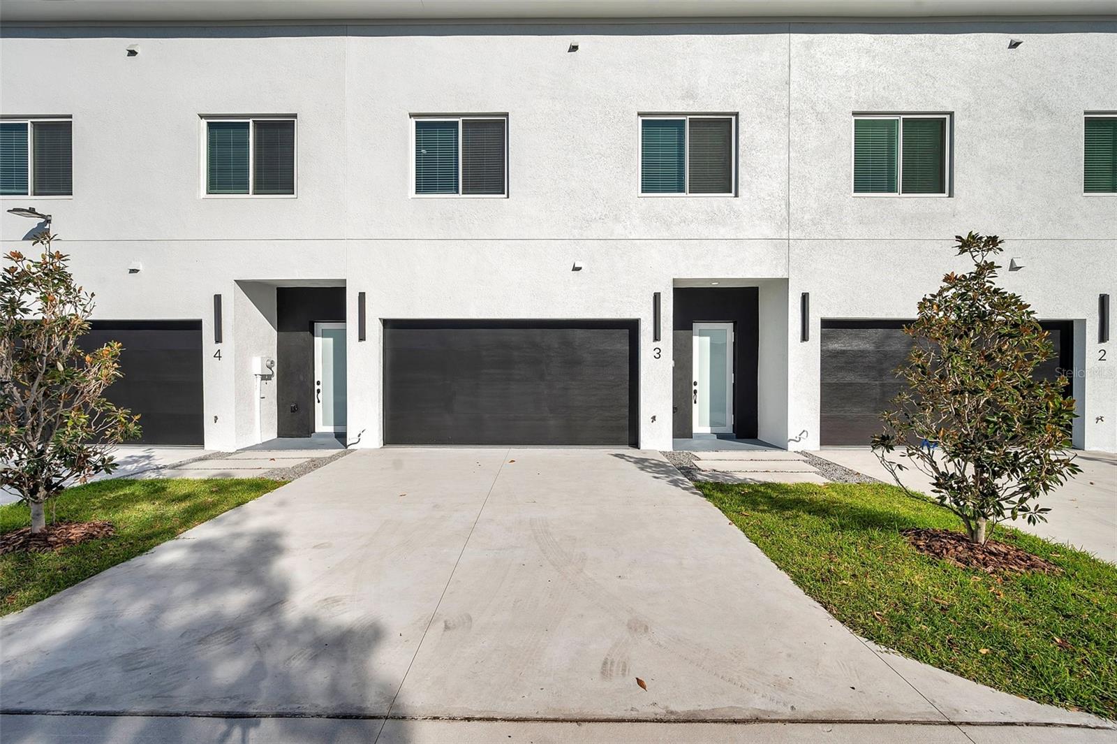 2608 W COLUMBUS DRIVE 1-5