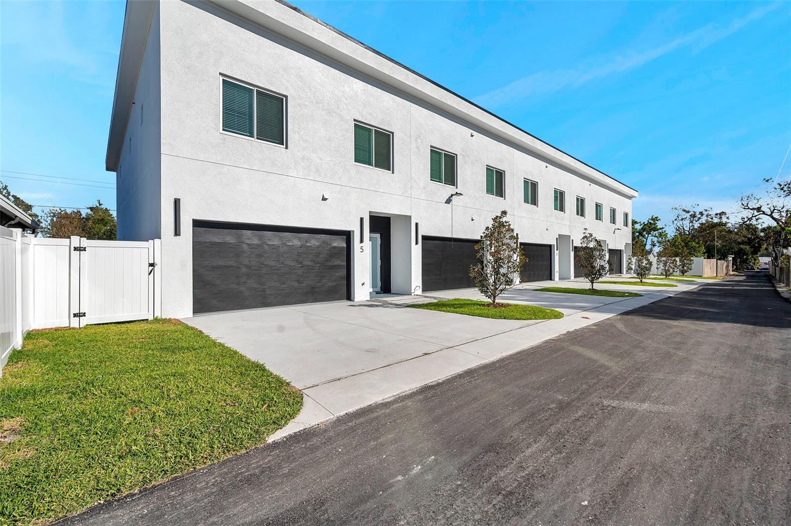 WEST TAMPA TOWNHOMES - Residential Income