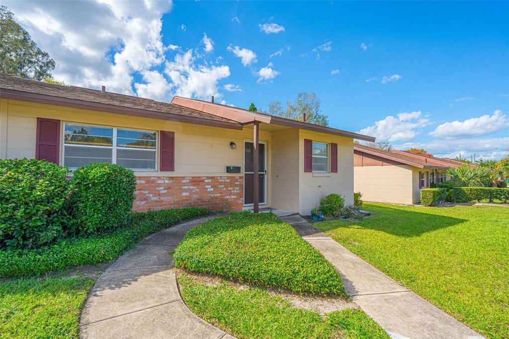 Photo of 5 Villa Villar Court #50, Deland, FL 32724 (MLS # V4945369)