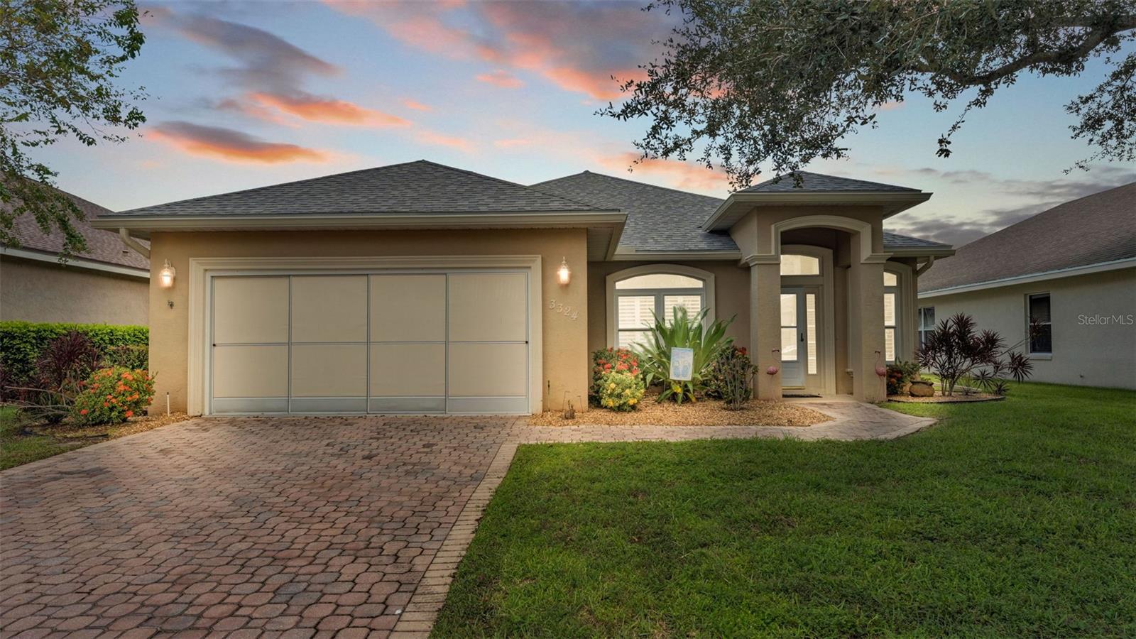 Upgraded Pool Home in Cypresswood Golf & Country Club! This 3BR/2BA split-plan home delivers Florida living at its finest with a 6FT solar-heated pool and fully fenced backyard. Inside, enjoy a bright, open layout with tray ceilings, no carpet and a remodeled kitchen featuring stone counters, soft-close cabinets/drawers with a breakfast bar that opens to the family room. Equipped with GAS HOOKUP! The primary suite offers a walk-in closet, en suite bathroom with double vanity, soaking tub, and separate shower. Recent upgrades and special features include NEW ROOF & A/C (2019–2020), double-pane windows, plantation shutters, tankless water heater, and screened garage door. BONUS ROOM could be used as an office, hobby room or play room!
Located in a 24/7 guard-gated community with golf, tennis, clubhouse dining, wellness center, and more, all just minutes from shopping, dining, and Winter Haven’s Chain of Lakes. Move-in ready and packed with upgrades ... this one checks every box!