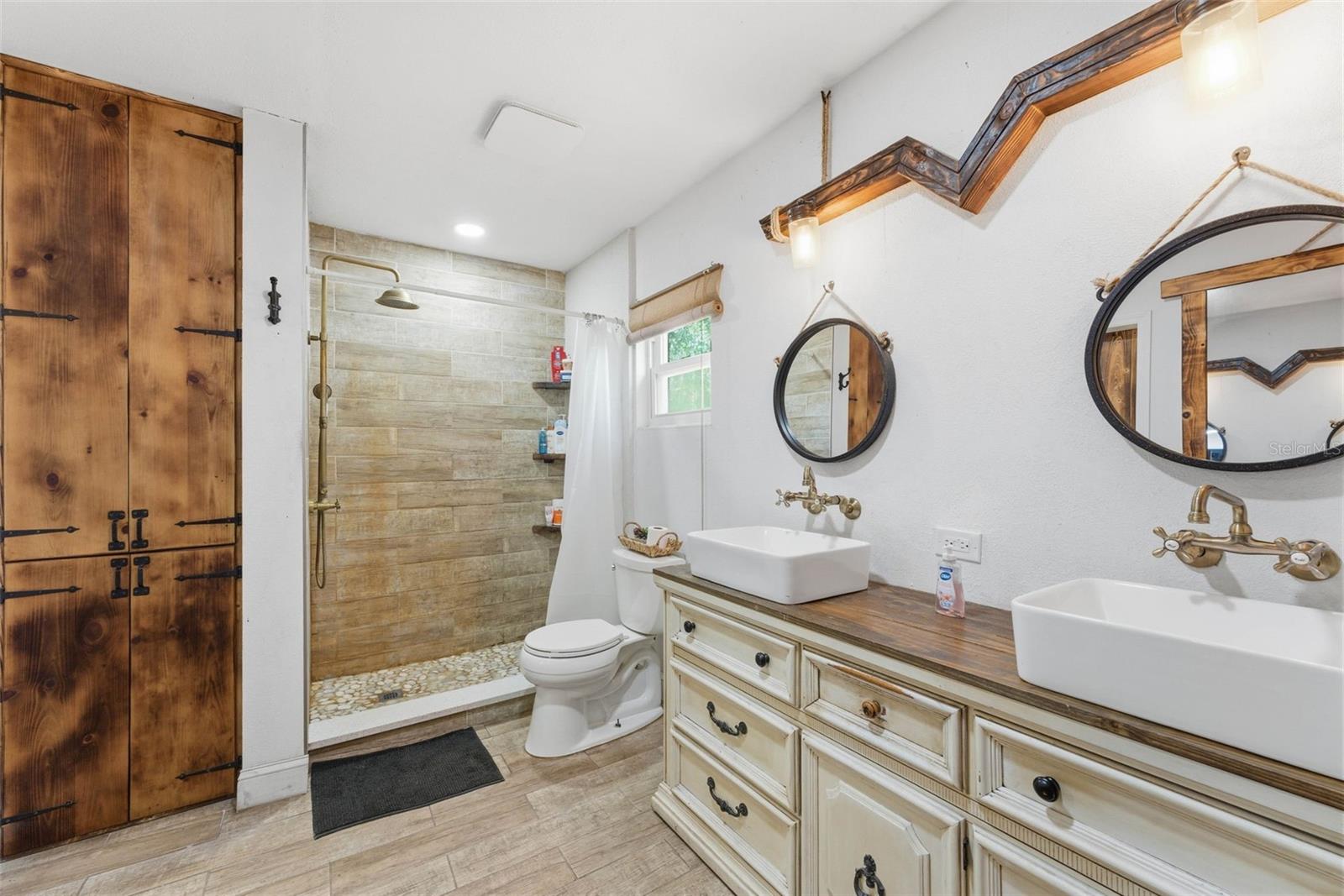 CHAIN O LAKES - Residential