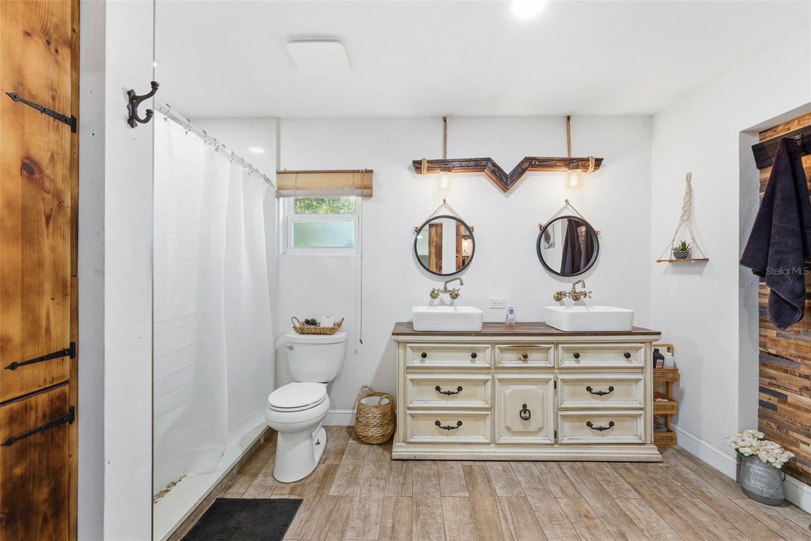 CHAIN O LAKES - Residential