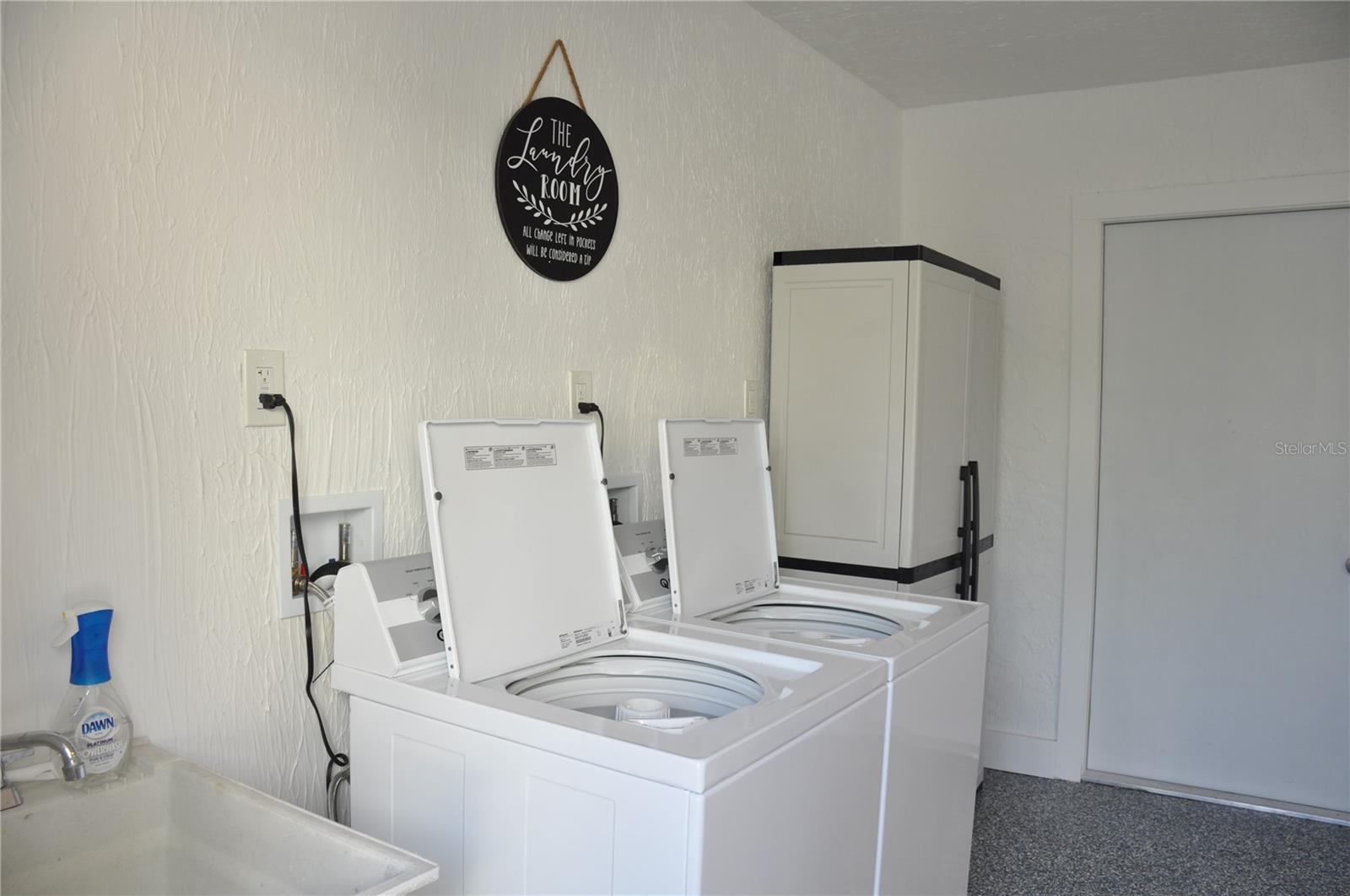 CHARLOTTE BAY VILLAS BLDG 01 - Residential