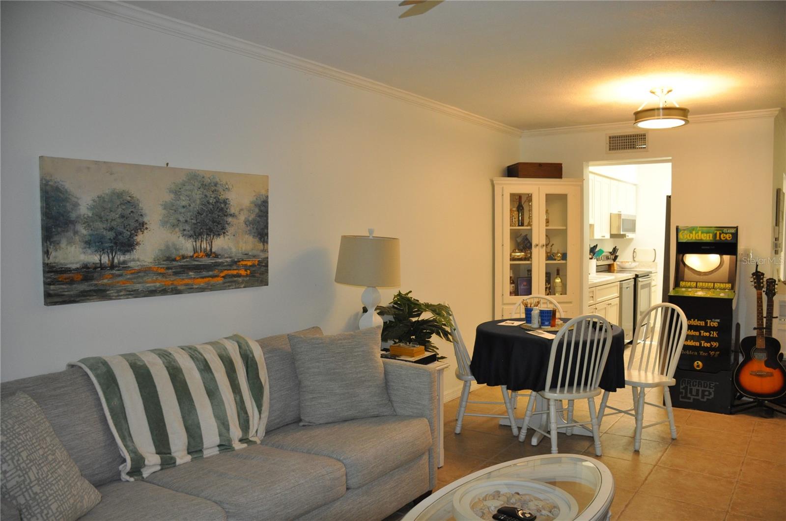 CHARLOTTE BAY VILLAS BLDG 01 - Residential