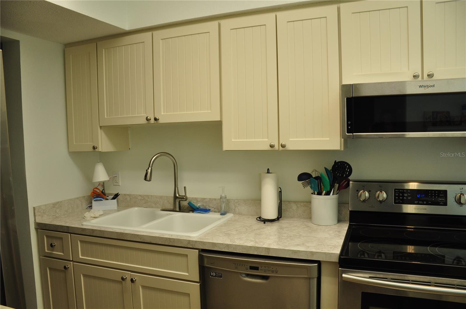 CHARLOTTE BAY VILLAS BLDG 01 - Residential