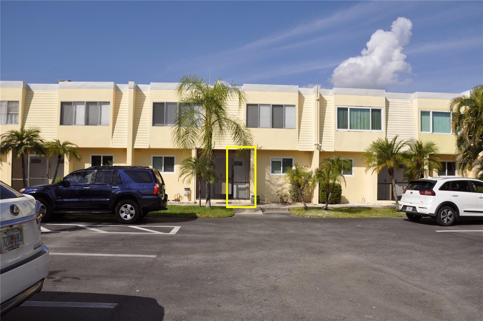 CHARLOTTE BAY VILLAS BLDG 01 - Residential