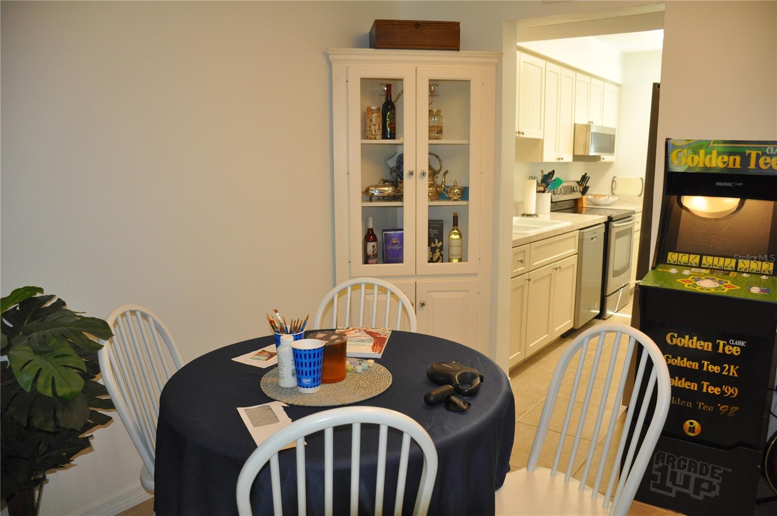 CHARLOTTE BAY VILLAS BLDG 01 - Residential