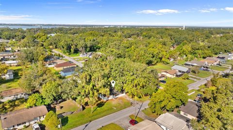 A home in LAKELAND