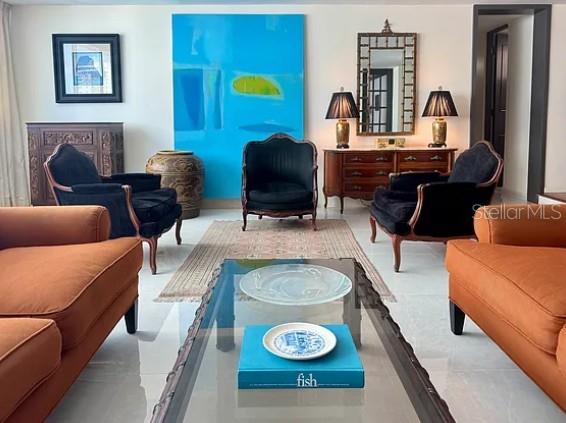 KINGS COURT 76 CONDOMINIUM - Residential Lease