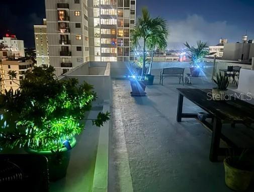 KINGS COURT 76 CONDOMINIUM - Residential Lease