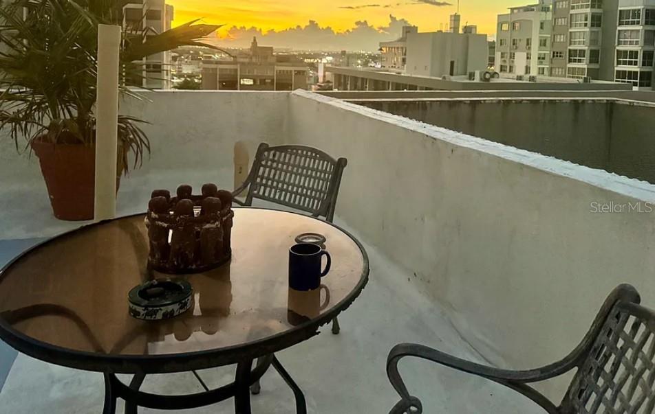 KINGS COURT 76 CONDOMINIUM - Residential Lease