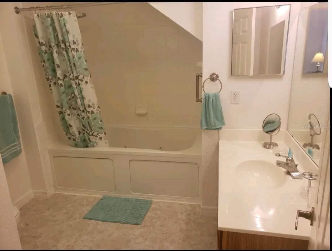 VILLAS AT SEVEN DWARFS LANE CONDO CB 11 PGS 144-15 - Residential