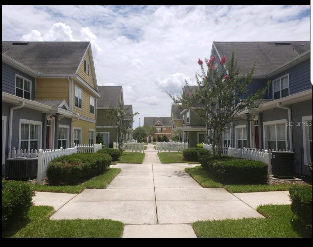 VILLAS AT SEVEN DWARFS LANE CONDO CB 11 PGS 144-15 - Residential