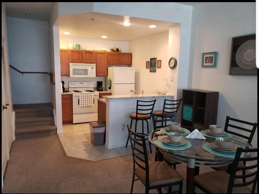 VILLAS AT SEVEN DWARFS LANE CONDO CB 11 PGS 144-15 - Residential