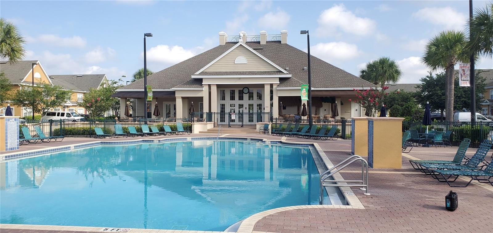 VILLAS AT SEVEN DWARFS LANE CONDO CB 11 PGS 144-15 - Residential