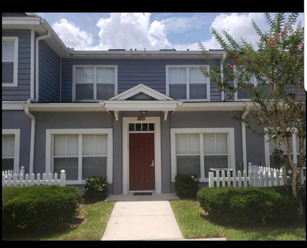 VILLAS AT SEVEN DWARFS LANE CONDO CB 11 PGS 144-15 - Residential