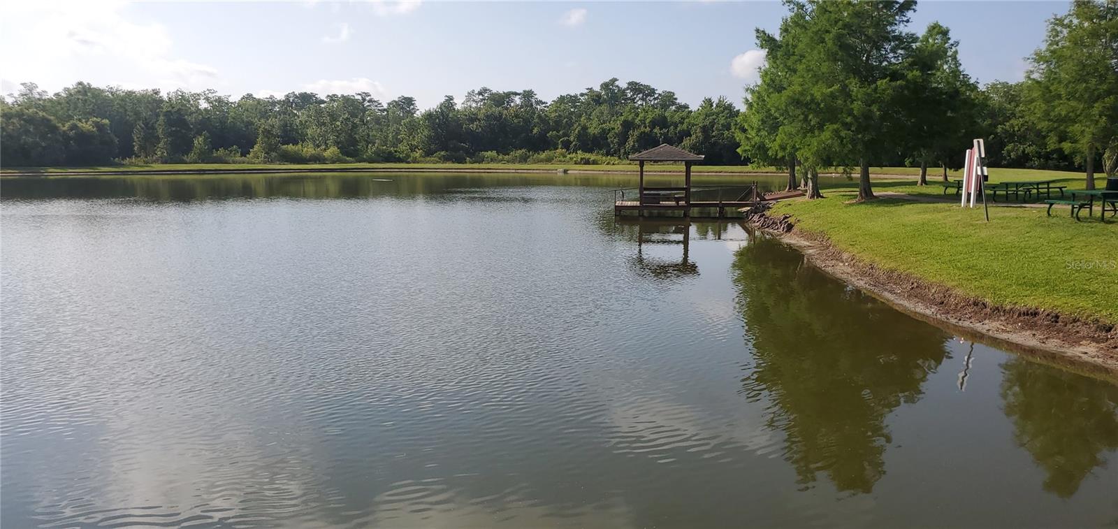 VILLAS AT SEVEN DWARFS LANE CONDO CB 11 PGS 144-15 - Residential